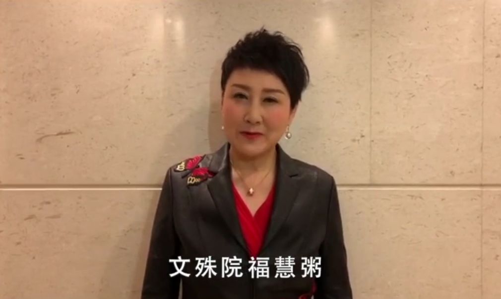 张凯丽.jpg 张凯丽.jpg